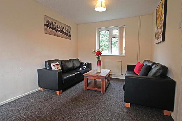 1 Bedroom Private Hall To Rent In Elizabeth Walk, Northampton, NN1