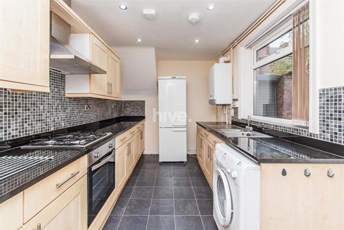 2 Bedroom Flat To Rent In Dinsdale Road, Sandyford, Newcastle Upon Tyne, NE2