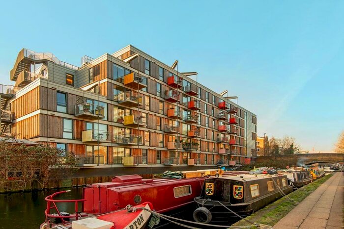 2 Bedroom Apartment To Rent In Adelaide Wharf, Queensbridge Road, London, E2