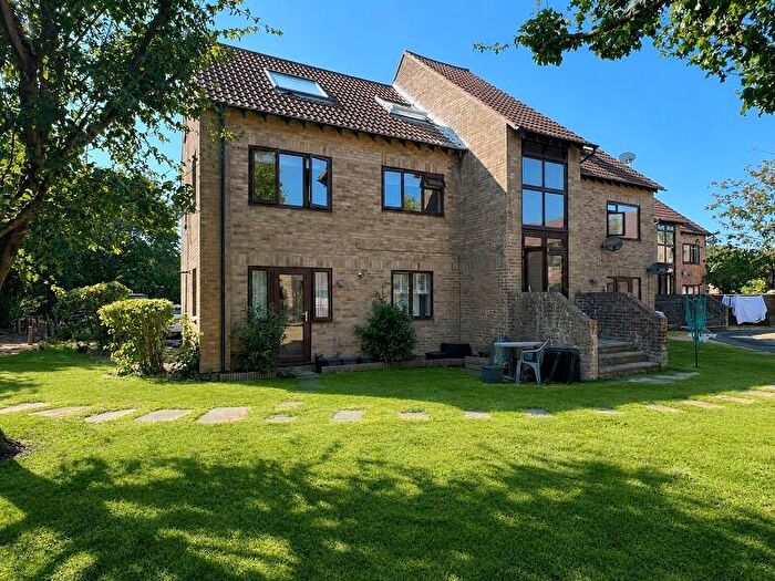2 Bedroom Flat For Sale In Eastlands, New Milton, Hampshire., BH25