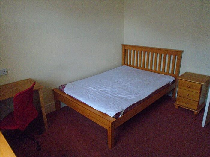 5 Bedroom Semi-Detached House To Rent In Arnold Road, Southampton, Hampshire, SO17