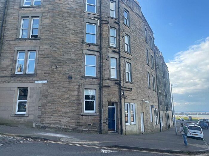 2 Bedroom Flat To Rent In Lower Granton Road, Leith, Edinburgh, EH5