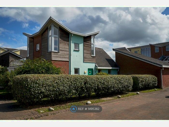 2 Bedroom Detached House To Rent In Deering Close, St. Marys Island, Chatham, ME4