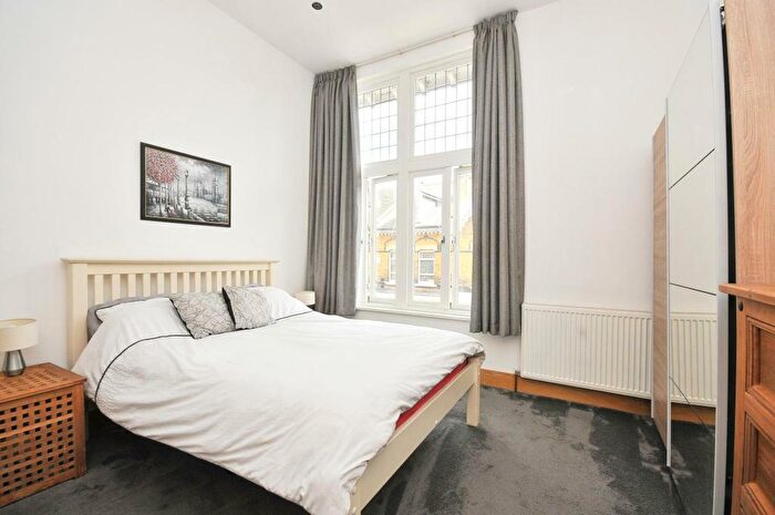 2 Bedroom Flat To Rent In Brighton Road, South Croydon, CR2