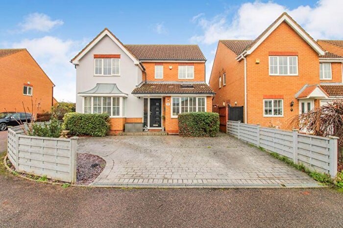 4 Bedroom Detached House For Sale In Pickering Close, Sandy, SG19