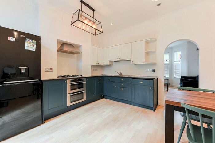 1 Bedroom Flat To Rent In Cabul Road, Battersea, London, SW11