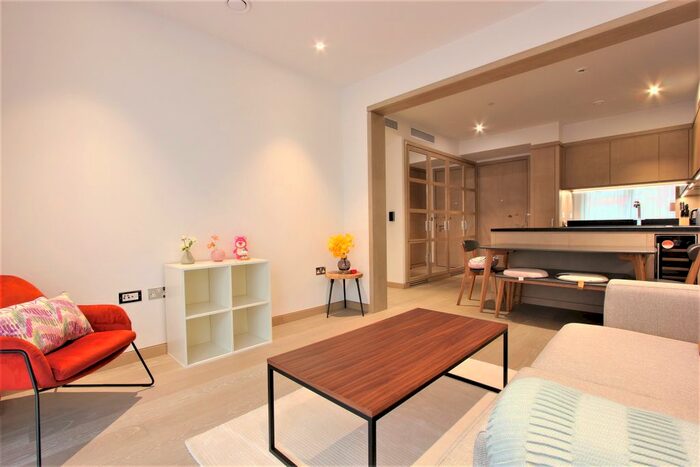 2 Bedroom Flat To Rent In Viaduct Gardens, London, SW11
