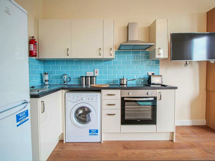 Studio To Rent In East Parade, Harrogate, North Yorkshire, HG1