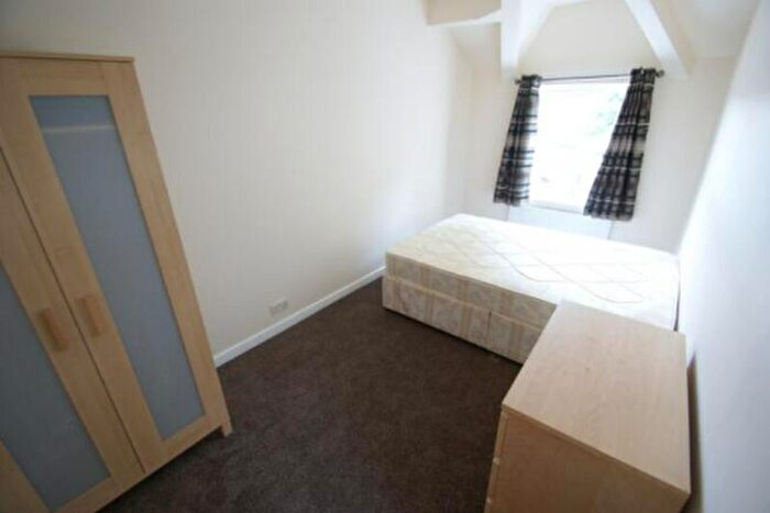 2 Bedroom Flat To Rent In Claremont Road, London, NW2