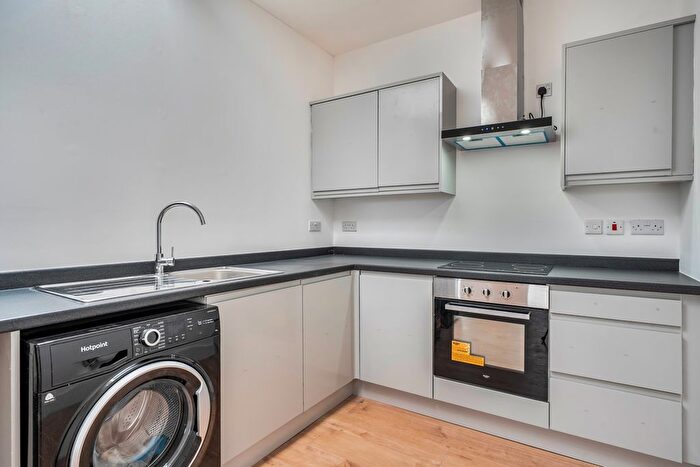 1 Bedroom Flat To Rent In High Street, Maidenhead, SL6