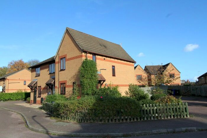 2 Bedroom End Of Terrace House To Rent In Earlstoke Close, Banbury, Oxon OX16