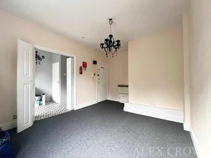 Studio To Rent In Archway Road, Highgate, N6