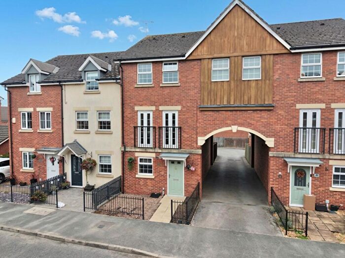 4 Bedroom Terraced House For Sale In Abbey Park Way, Weston, CW2