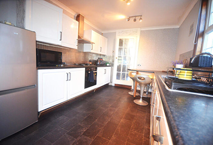 3 Bedroom Terraced House To Rent In Ilford, IG2