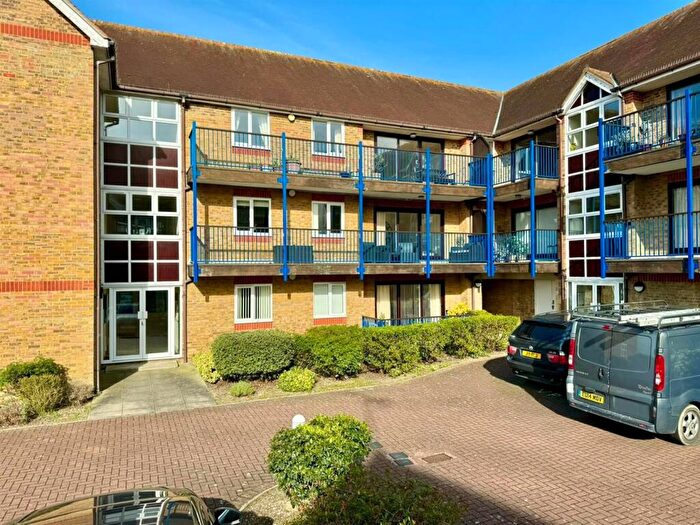 2 Bedroom Apartment To Rent In Belvedere Road, Burnham-On-Crouch, CM0