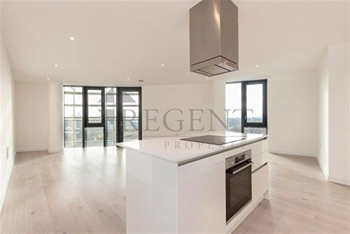 3 Bedroom Flat To Rent In City North West Tower, Goodwin Street, N4