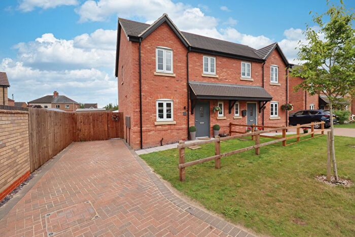 3 Bedroom Semi-Detached House For Sale In Creasy Drive, Dunholme, Lincoln, LN2