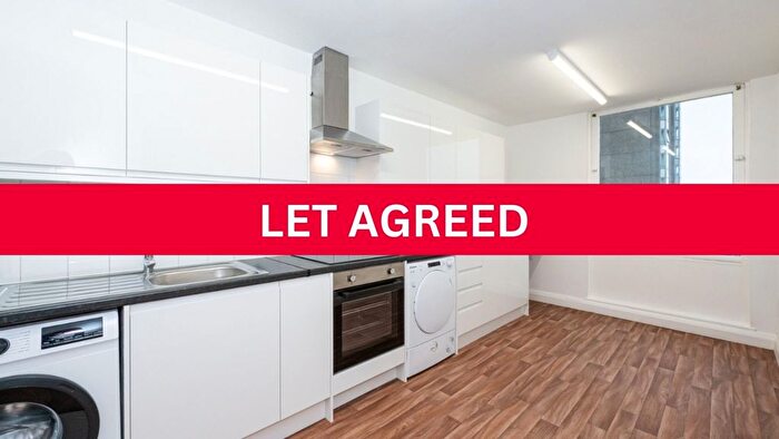 2 Bedroom Flat To Rent In Osprey Heights, Bramlands Close, Battersea, London, SW11