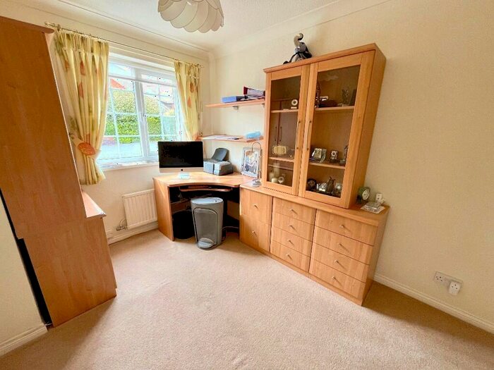 3 Bedroom Detached Bungalow For Sale In Gilstead Close, Thurnby, Leicester, Leicestershire, LE7