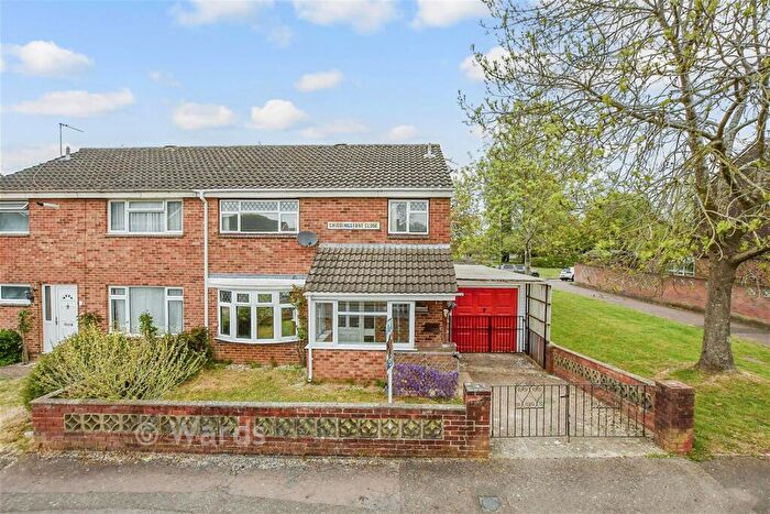 3 Bedroom Semi Detached House For Sale In Chiddingstone Close, Maidstone, Kent, ME15