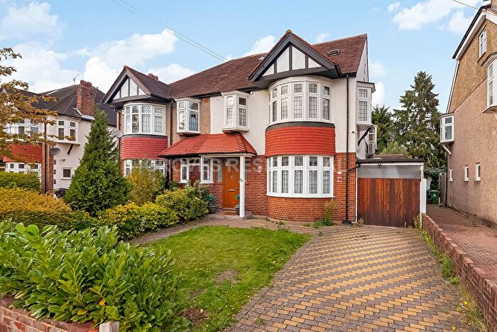 5 Bedroom Semi-Detached House For Sale In Buxton Drive, New Malden, KT3