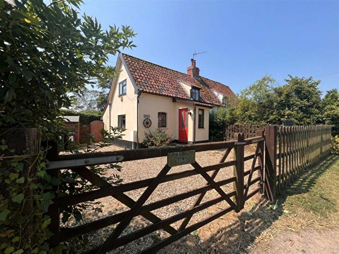 2 Bedroom Cottage For Sale In Church Street, Occold, Eye, IP23