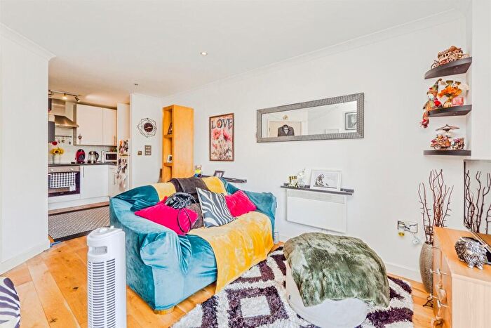 1 Bedroom Apartment For Sale In The Old Brewery, Cardiff, CF10