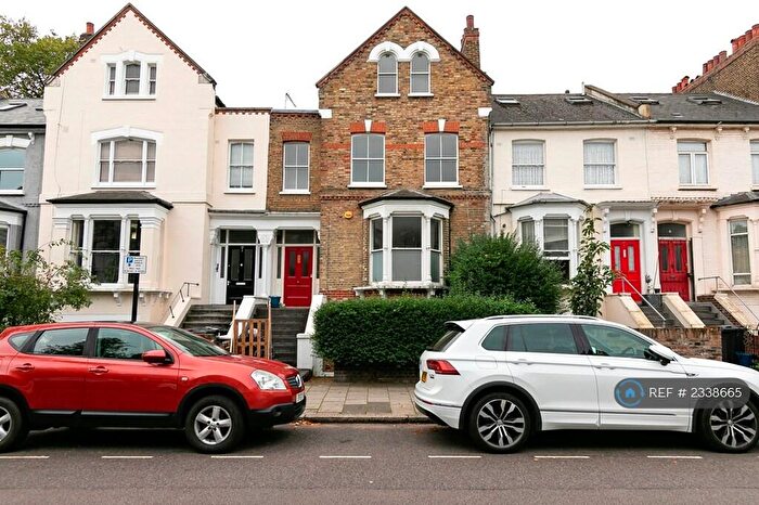 2 Bedroom Flat To Rent In Sandringham Road, London, E8