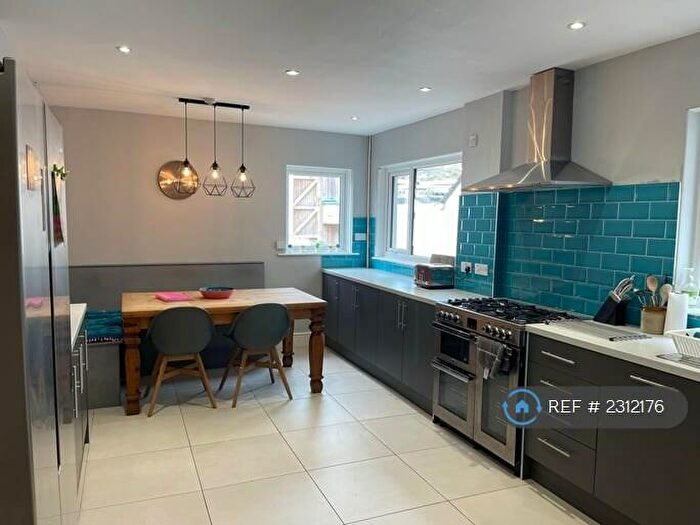 8 Bedroom Terraced House To Rent In Chaddesley Terrace, Swansea, SA1