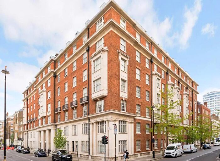 3 Bedroom Flat To Rent In George Street, London, W1H