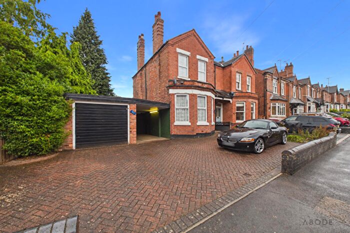 4 Bedroom Semi-Detached House For Sale In Scalpcliffe Road, Burton-On-Trent, DE15