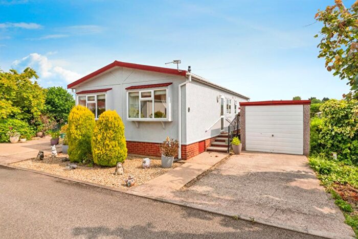 2 Bedroom Park Home For Sale In Allington Gardens, Allington, Grantham, NG32