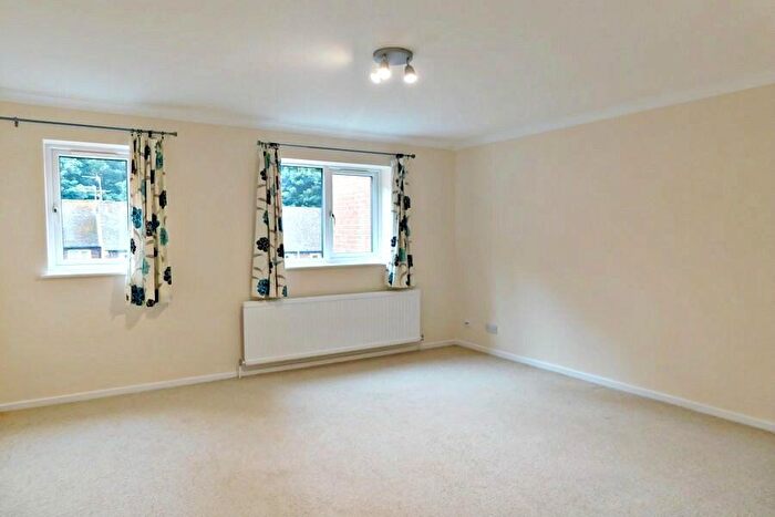 3 Bedroom Apartment To Rent In Portway Drive, HP12