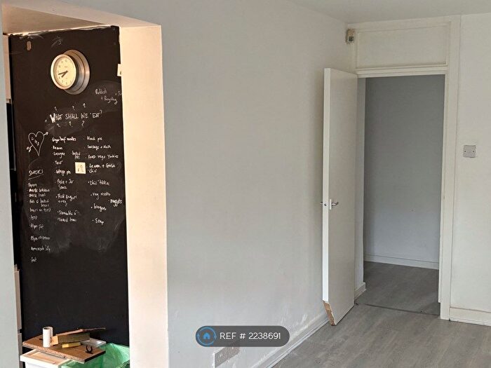 1 Bedroom Flat To Rent In Maury Road, London, N16