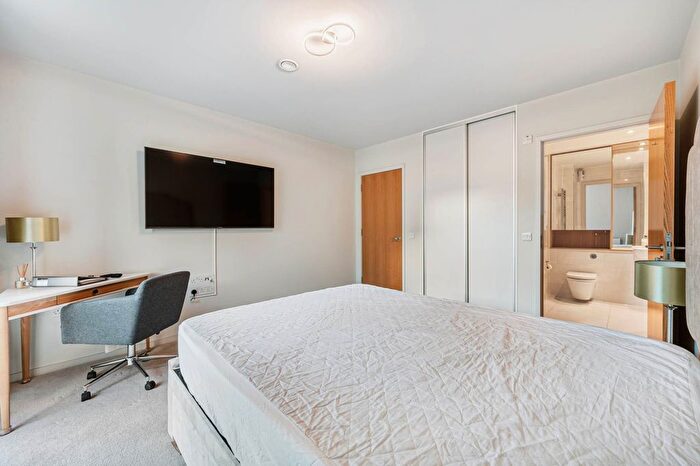 2 Bedroom Flat To Rent In Isambrand Court, Brentford, TW8