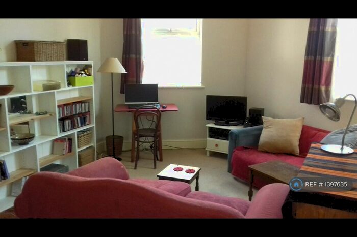 2 Bedroom Flat To Rent In Lower Cheltenham Place, Bristol, BS6