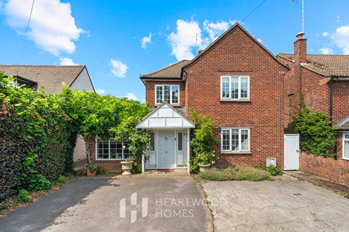 4 Bedroom Detached House For Sale In Marshalswick Lane, St. Albans, AL1
