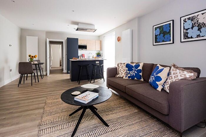 2 Bedroom Penthouse To Rent In Neptune Wharf, London, SE8