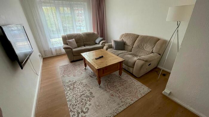 1 Bedroom Flat To Rent In Plevna Crescent, London, N15