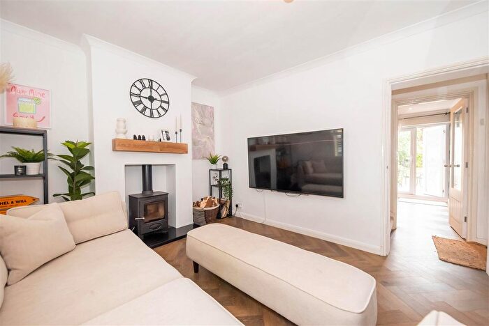 2 Bedroom Semi-Detached House For Sale In Winchester Street, Farnborough, GU14