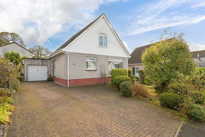 4 Bedroom Detached House For Sale In Upper Kinneddar, Saline, KY12