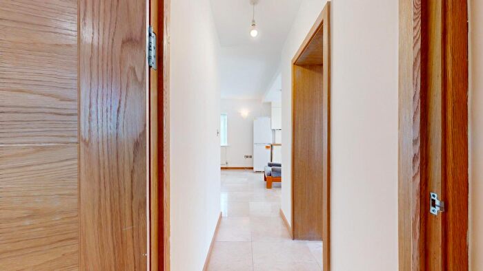 3 Bedroom Flat To Rent In Gunnersbury Avenue, London, W5