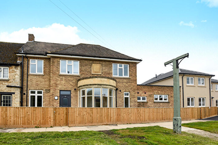 2 Bedroom Apartment To Rent In Hailey Road, Witney, OX28