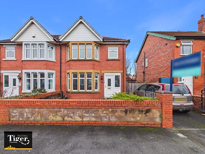 3 Bedroom Semi Detached House For Sale In Beverley Grove, Blackpool, FY4