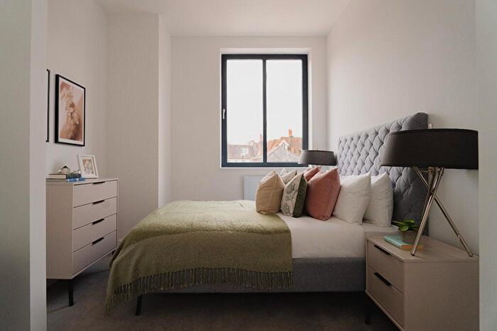 1 Bedroom Ground Maisonette To Rent In Roebuck Close, Reigate - Allocated Parking, RH2