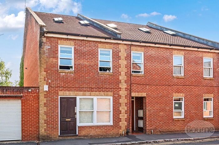 1 Bedroom Flat For Sale In Haydon Place, Guildford, Surrey, GU1