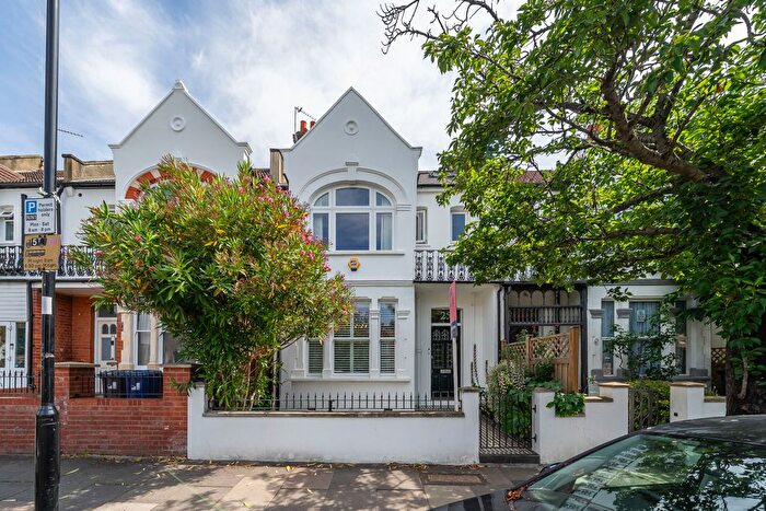 4 Bedroom Terraced House For Sale In Drayton Road, Ealing, W13