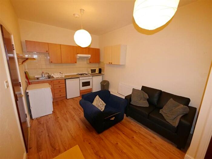 2 Bedroom Apartment To Rent In Clarendon Road, Leeds, LS2