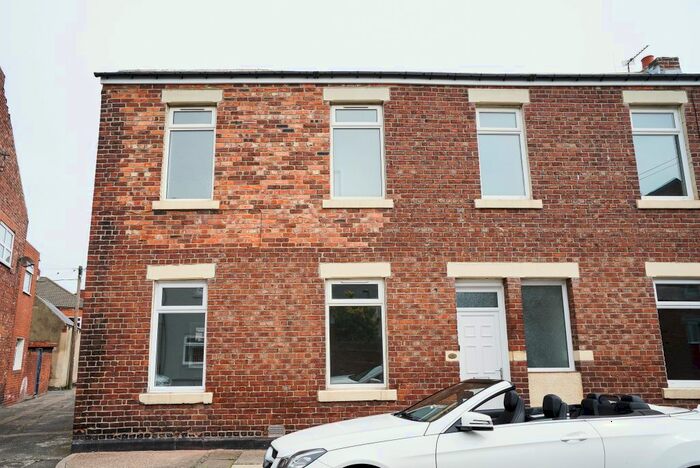 2 Bedroom End Of Terrace House To Rent In Laet Street, North Shields, NE29