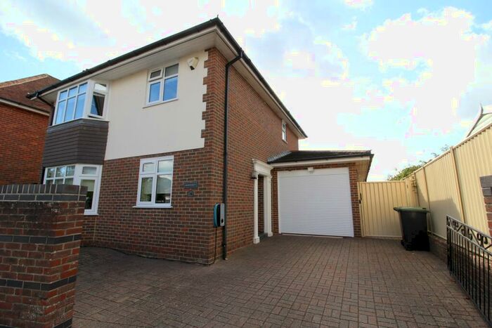 4 Bedroom Detached House To Rent In Pauntley Road, Christchurch, BH23